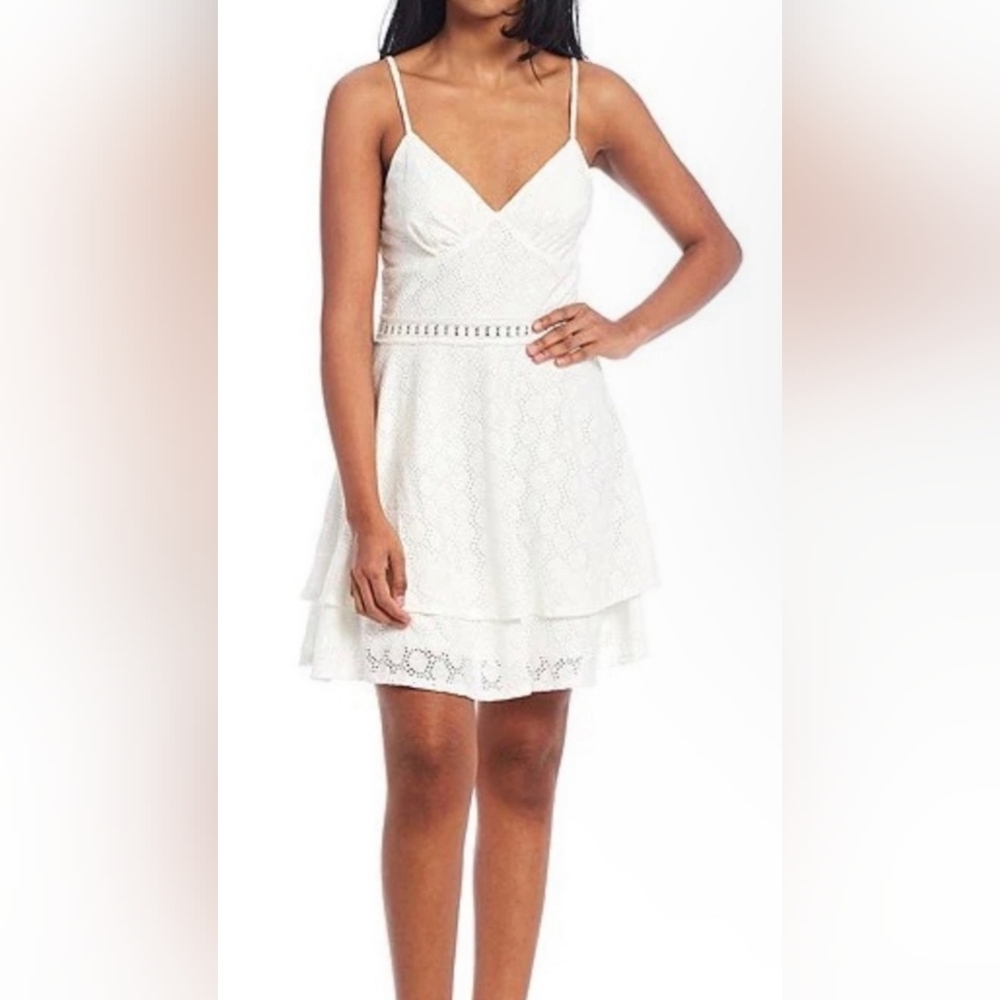 Elegant White Lace Dress Size 7